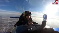 فیلمی زیبا از انجام حرکت های حرفه ای توسط خلبان هواپیمای بدون سقف 
