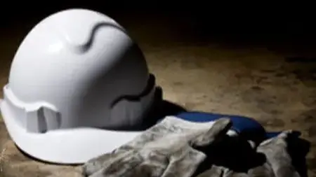 مرگ غم‌انگیز کارگر مسن پس از سقوط تیرآهن در محل کار