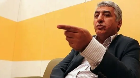  رییس انجمن دفاتر مسافرت هوایی و جهانگردی:ایران در لیست قرمز گردشگری چین است!/
خیلی از کسانی که در کارگروه های انتخاب کابینه هستند وعده گندم می‌دهند اما به جو هم نمی‌رسند!