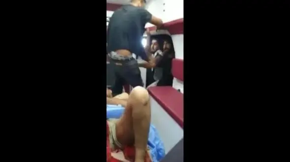 لحظه به شهادت رسیدن وسام العیاوی و برادرش توسط معترضان عراقی+ فیلم 16+