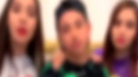 جنجال پادشاه 14 ساله و 2 ملکه زیبایش در ایران ! + عکس ها