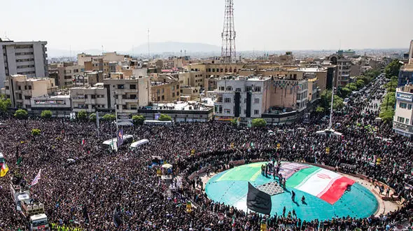 بدرقه تاریخی شهدای خدمت توسط مردم پایتخت + عکس