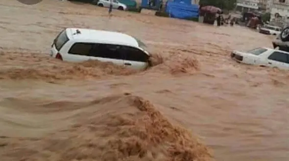 سیل در یمن 3 نفر را با خود برد + عکس و فیلم 
