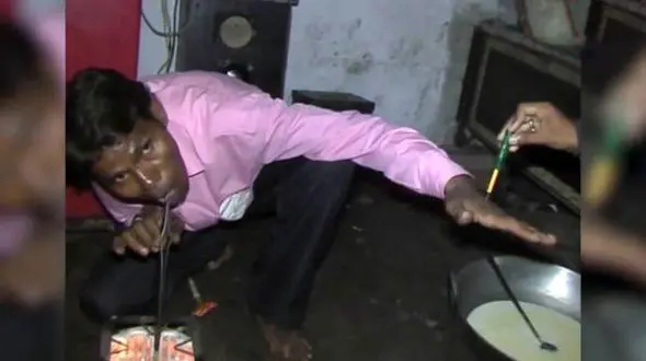 زندگی مرد الکتریکی با 11 هزار ولت برق +عکس