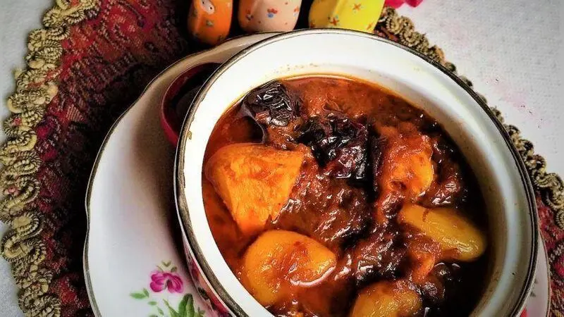 طرز تهیه خورش سیب آلو