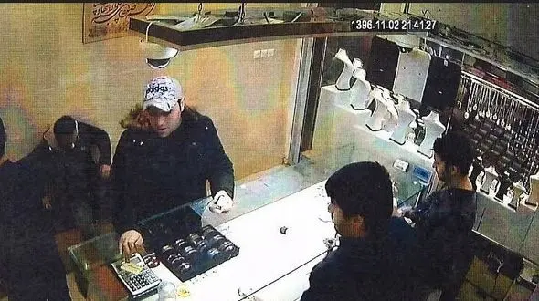 این مرد شیاد را دیده اید؟ / او خواربارفروشان را نقره داغ می کرد! + عکس 