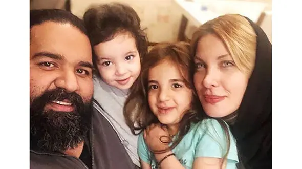 رضاصادقی به همراه دخترانش در کنار برج ایفل فرانسه