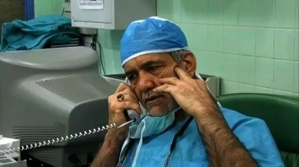 عکس/ به بهانه روز پزشک؛ سفر در زمان با دکتر مسعود پزشکیان؛ مردی با دو نبض فعال؛ یکی برای جان، یکی برای جامعه +