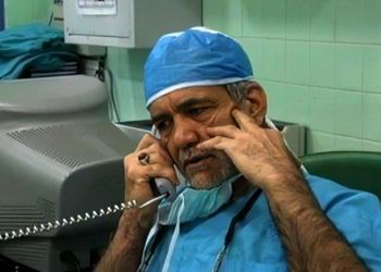 عکس/ به بهانه روز پزشک؛ سفر در زمان با دکتر مسعود پزشکیان؛ مردی با دو نبض فعال؛ یکی برای جان، یکی برای جامعه +