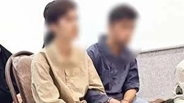 مرا به خانه اش برد در آنجا دو پسر دیگر هم بودند /  به التماس هایم توجه نکردند و ...