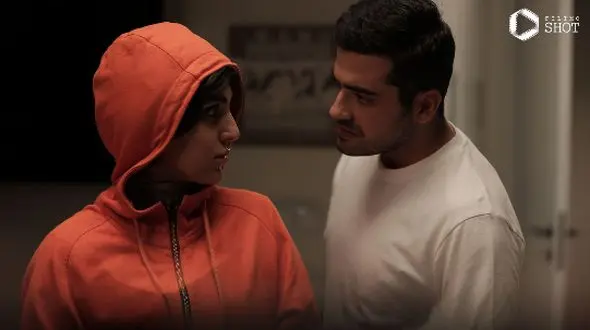 استایل خاص مادرِ بازیگر زخم کاری سوژه شد + فیلم و عکس های مادر پسری!