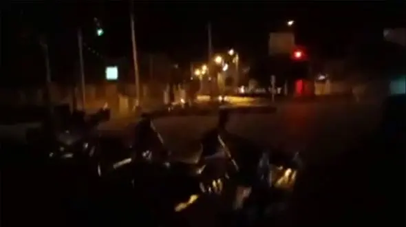 فیلم وحشت ماموران دست خالی در حمله تروریستی ایذه ! / این فیلم دلتان را می لرزاند !