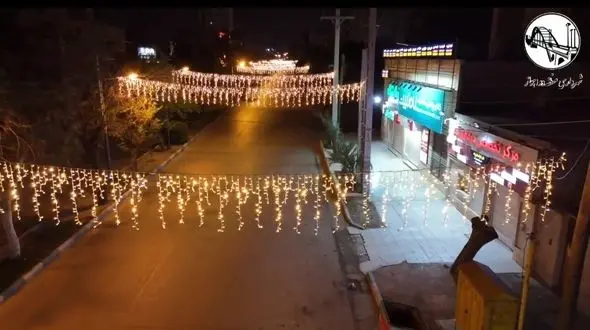 فضاسازی و آذین بندی سطح منطقه ۲ شهرداری اهواز به مناسبت ماه مبارک رمضان+ کلیپ