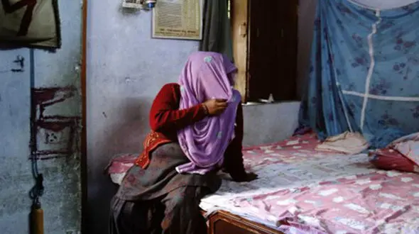 آزار و اذیت وحشیانه 2 دختر مسلمان به خاطر خوردن گوشت گاو+عکس