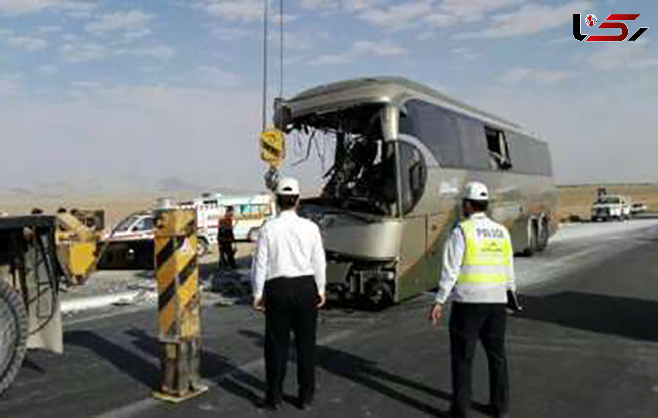 تصادف اتوبوس شیراز 21 مجروح داشت+عکس