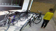 دزد 8 ساله 8 دوچرخه در قوچان دستگیر شد+عکس