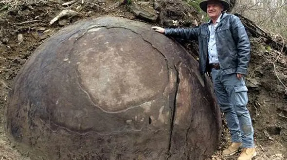 کشف بزرگ ترین توپ سنگی 1500 ساله + فیلم