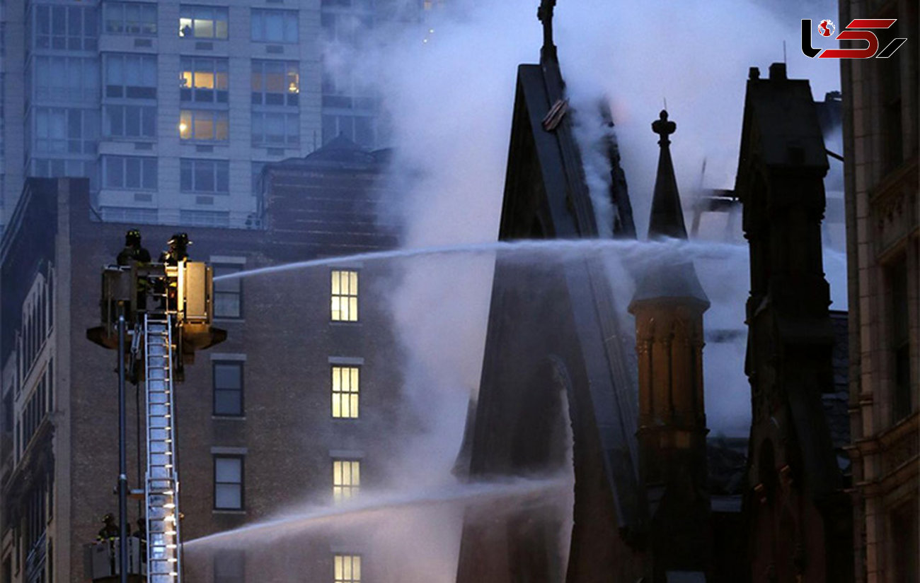 کلیسای نیویورک در آتش سوخت + عکس