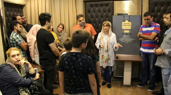 مهناز انصاریان نمایش «پای سیب با دارچین اضافه» را افتتاح کرد