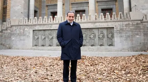 بازدید عراقچی از چهارمین رویداد هنری پاییز - برگ در میدان مشق