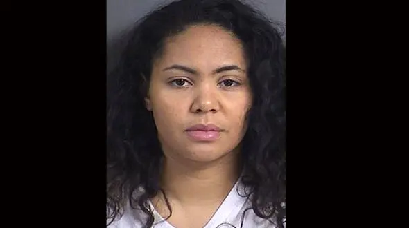 مادر بی بندو بار سه کودک خود را به کشتن داد +عکس