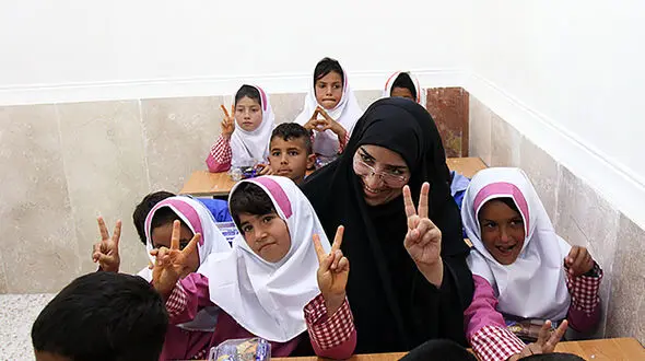 والدین بخوانند / چرا نباید تا یک ماه به کلاس اولی ها سخت گرفت ؟ 
