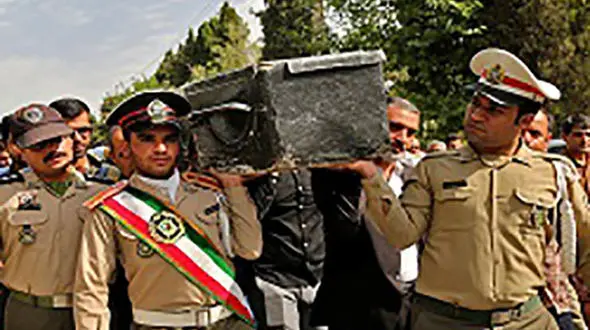 مرگ آخرین سرباز با اهدای زندگی به یک مرد و دو زن