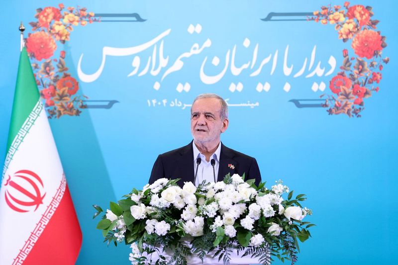 رئیس‌جمهور پزشکیان در دیدار ایرانیان مقیم بلاروس