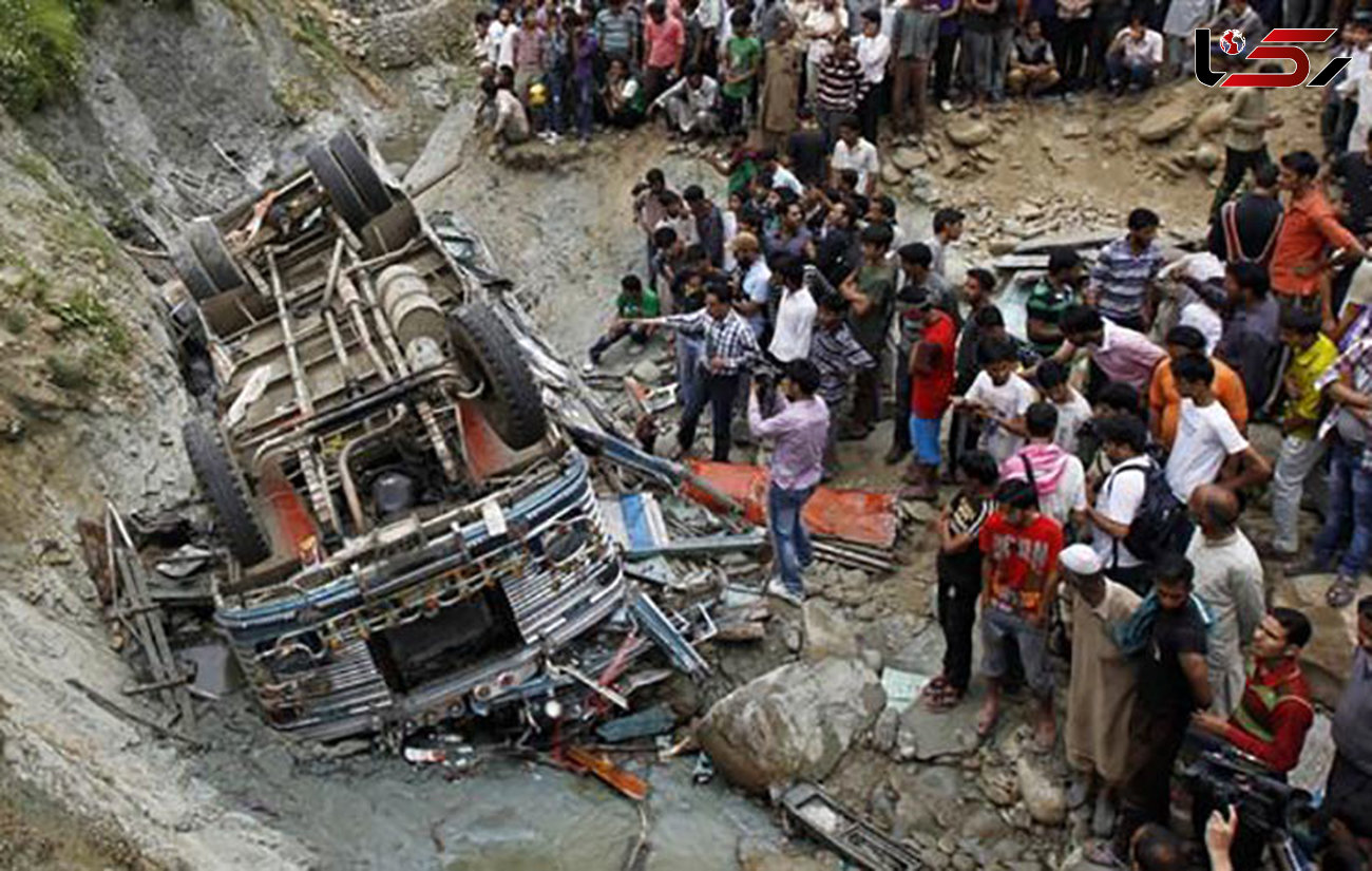 37 کشته در سقوط اتوبوس به رودخانه