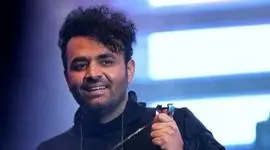 آواز «ایران من» در ستایش امدادگران؛ میثم ابراهیمی قطعه جدیدش را به نیروهای هلال احمر تقدیم کرد