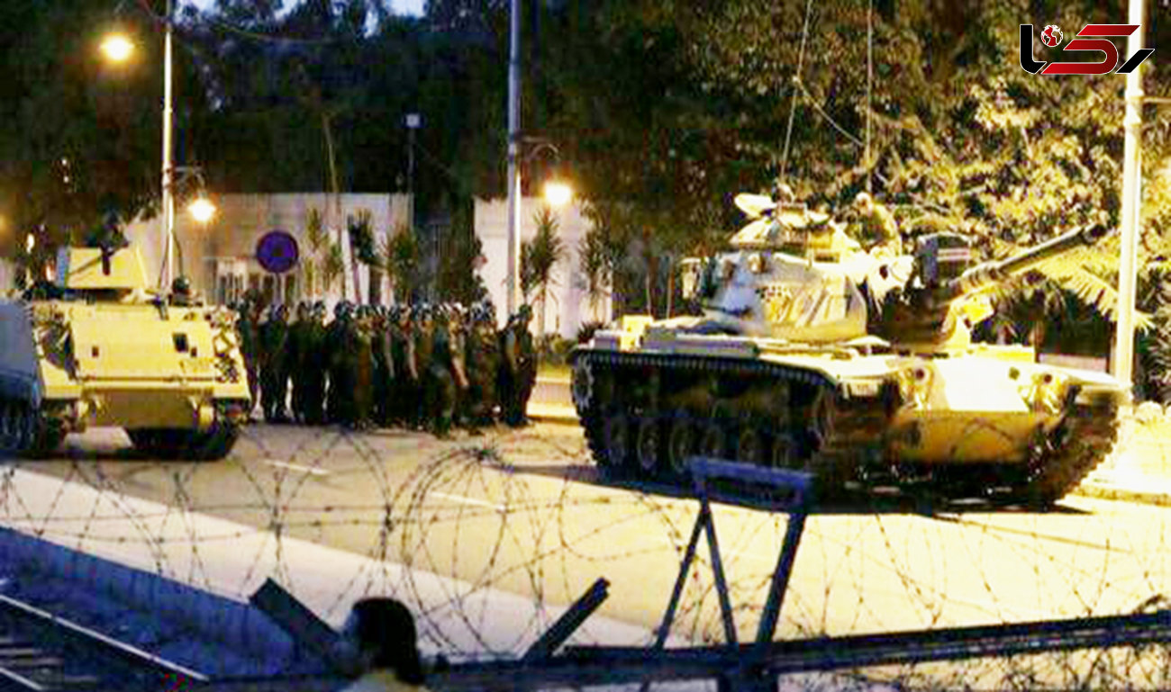 ارتش ترکیه پل های اصلی استانبول را بست / کودتا در ترکیه