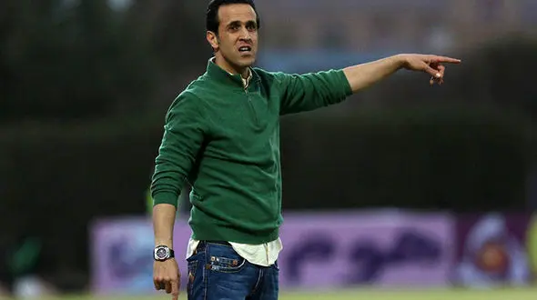 علی کریمی: باید یقه مهدی تاج را همین جا بگیرید