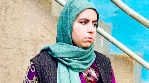 سلفی جالب و زیبای صهبا شرافتی، روناک سریال نون خ مقابل آینه اتاق گریم+عکس