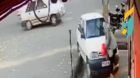 فیلم / پراید زنی را در پیاده رو درو کرد و داخل کفاشی رفت!