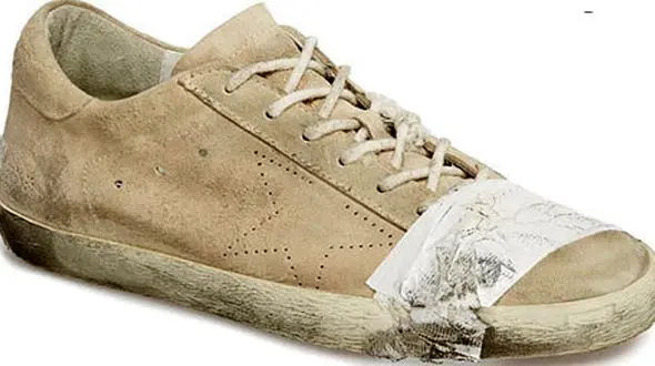 کفش های کهنه ای که  530 دلار فروخته می شوند