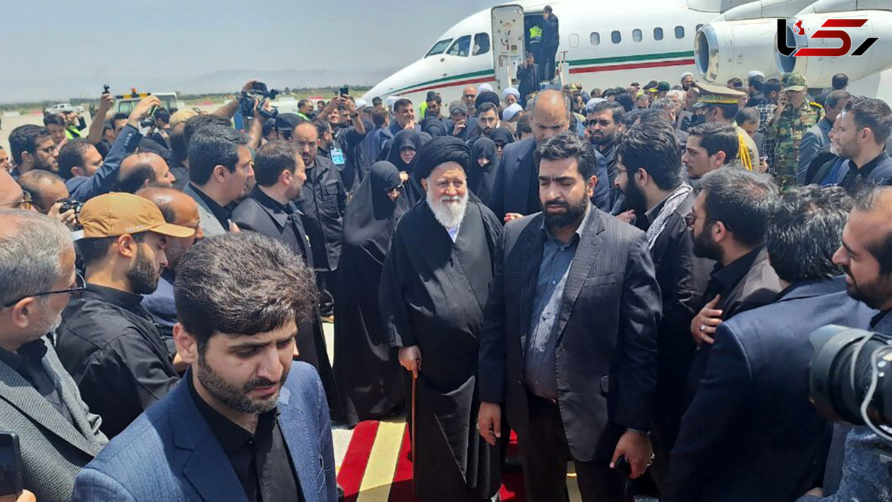 استقبال مردم از خانواده‌ رئیس جمهور شهید در‌ فرودگاه مشهد