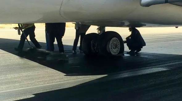 جزئیات ترکیدن لاستیک های هواپیمای مسافری در تبریز + عکس 