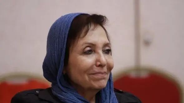 عکس| سفر زمان؛ چهرۀ «مریم معترف» در 47 سالگی در یک تئاتر؛ سال 71