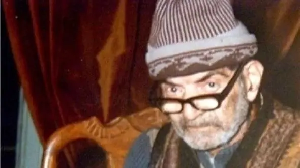 یالان دنیا؛ زیباترین شعر ترکی استاد شهریار / از اون شعرها که نمی‌تونی فقط یه بار گوش بدی، انگار با روح و ذهنت یکی شده / بو دنیا فانی‌دیر، فانی...