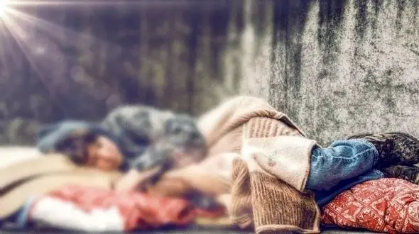  زن کارتن خواب زیباترین خانم دکتر ایران شد ! /  بازگشت زن تهرانی از فساد !