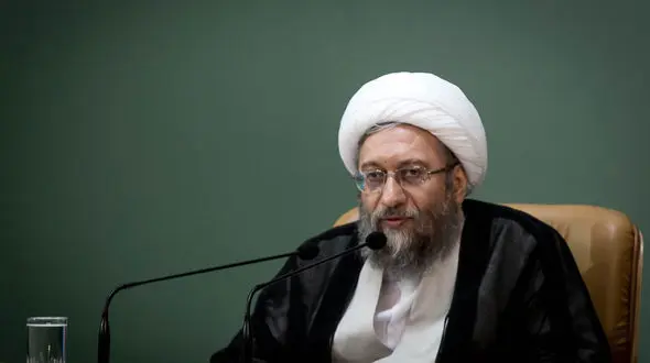 آملی لاریجانی: بازاریان صف خود را از دشمن جدا کنند 