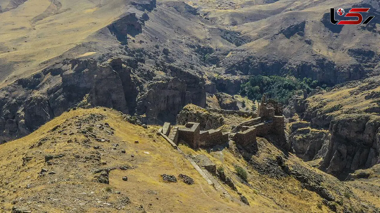 هشترود کجاست؟ سفر به سرزمین قلعه ضحاک و خوشه‌ های طلایی