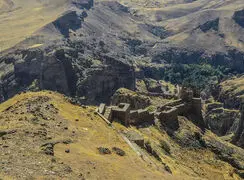 هشترود کجاست؟ سفر به سرزمین قلعه ضحاک و خوشه‌ های طلایی