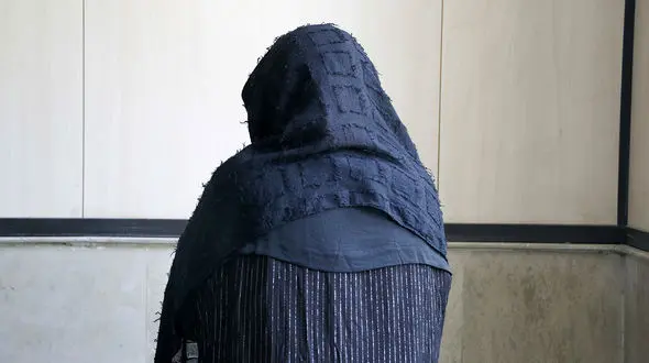 فیلم گفتگو با خانم پرستار تهرانی که بخاطر جهیزیه دخترش دزد شد ! + عکس