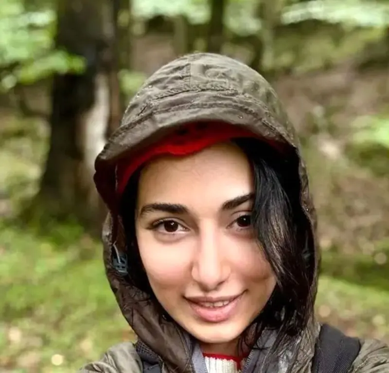 زهرا سزاوار