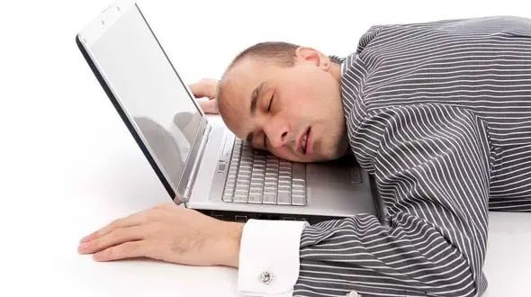 نشانه های کار کشیدن بیش از حد از بدن 