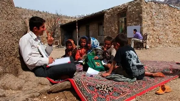 مشکلات سرباز معلم ها و حق التدریس ها با شبکه شاد / نیاز دانش آموزان به کمک وزارت ارتباطات 