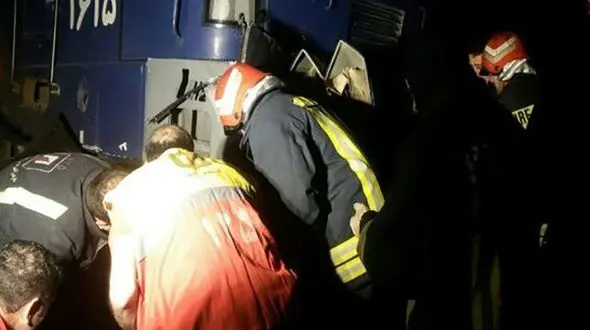 2 موتورسوار زیر قطار له شدند! / در شاهرود رخ داد