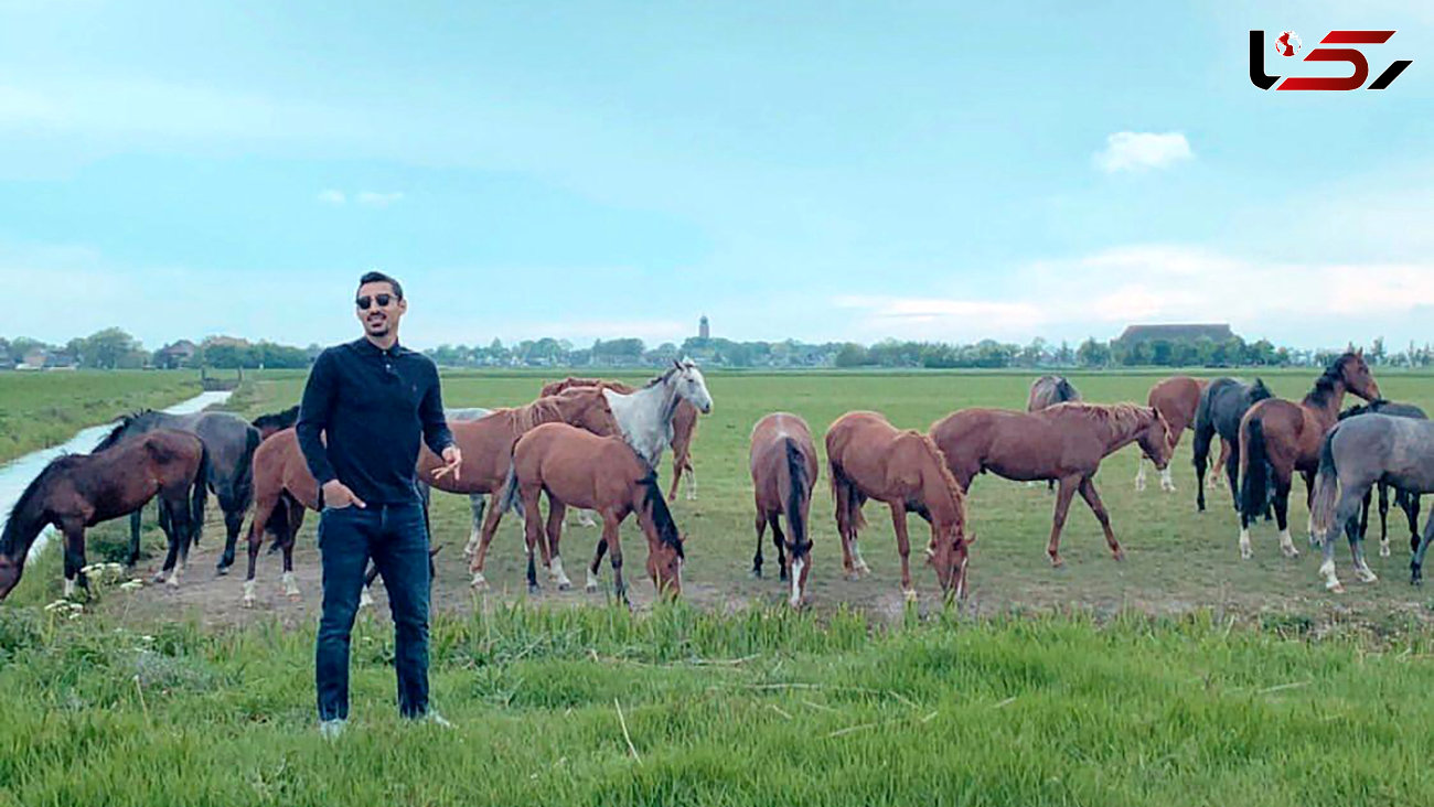 طبیعت گردی رضا قوچان نژاد در کنار گله اسب ها+عکس