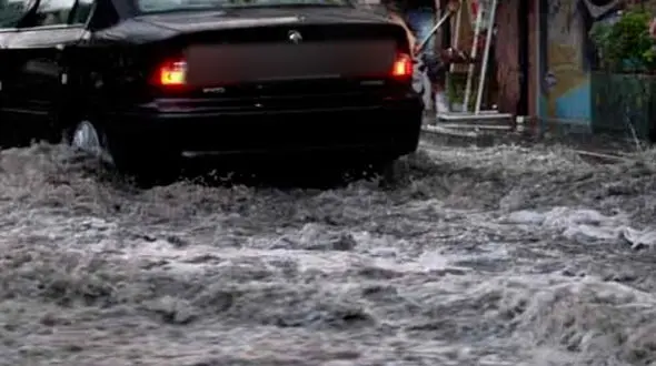 از پل شناور تا رگبار شدید باران